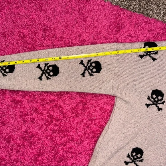 No Boundaries Skull Pattern Sweater - Beige and Black - Picture 3 of 3